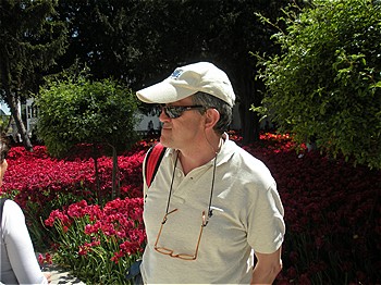 Scemo turista con bisciueta.