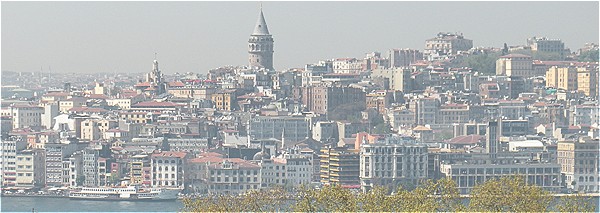 La torre Galata nel quartiere di Beyoglu.