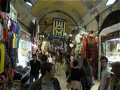 Chilometri di mercato coperto ed affrescato.