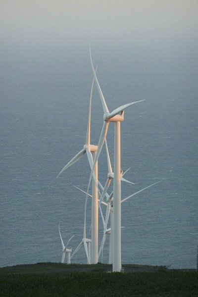 Con questi fanno finta di fare corrente elettrica.