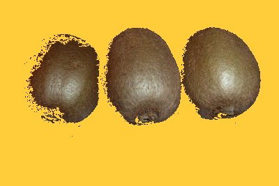 Questo è un autoscatto di me che sono immerso nella vasca da bagno dove ho versato una intera confezione famiglia acquistata alla COOP di Curry indiano.