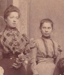 Le due sorelle Maria (a sinistra) e Cesarina (a destra)